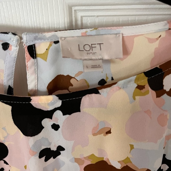 LOFT Multicolor Floral Blouse Large - Picture 2 of 3